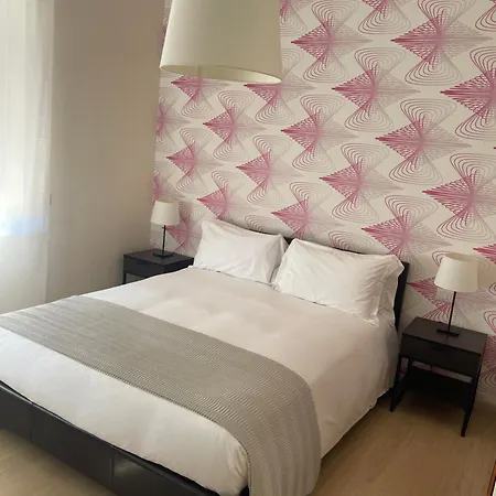 Bernini 20 Oda ve Kahvaltı Napoli