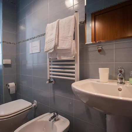 Bernini 20 4* Nápoles